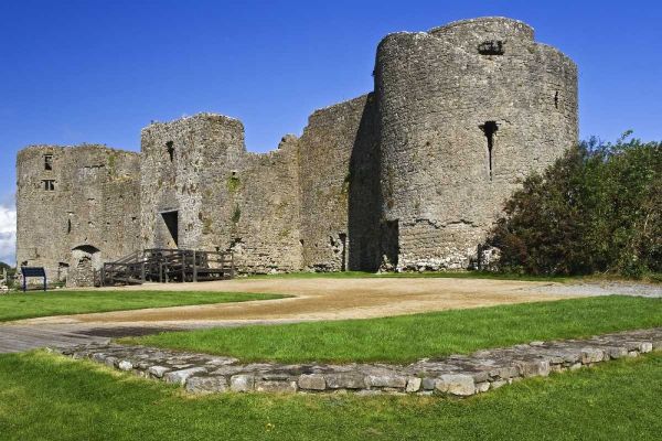 Ireland, View of Roscommon Castle